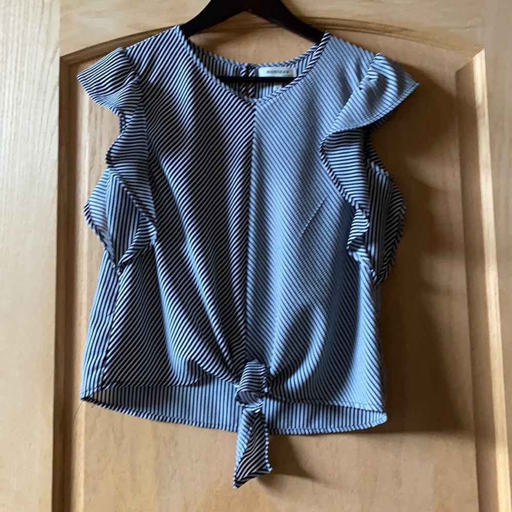 Cute striped tie know top